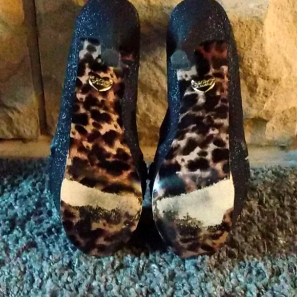 Black heels - Picture 4 of 4